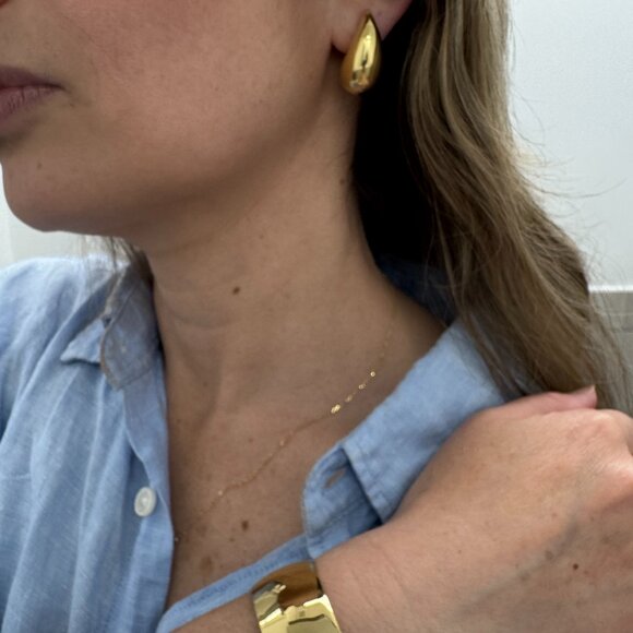 14K Gold Plated Sculpted Teardrop Earrings - Made in Italy - Picture 3 of 6